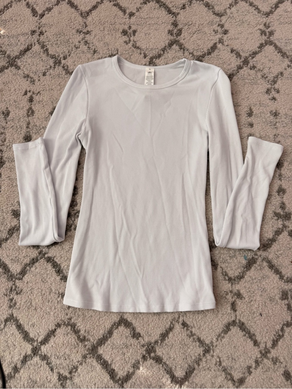ALO Yoga Light White Ribbed Long Sleeve Top